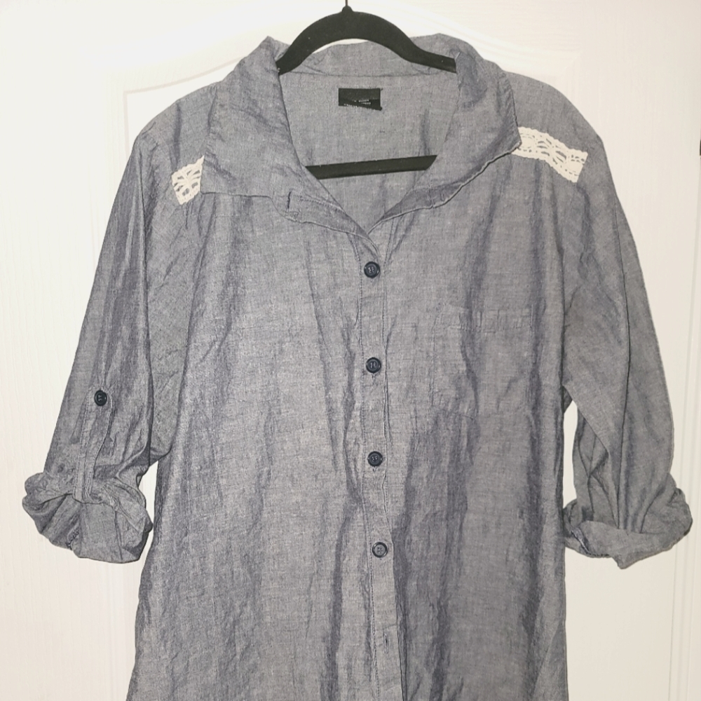 Torrid button up shirt